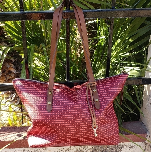 Beautiful‎ Fossil tote - Picture 1 of 7